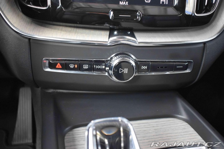 Volvo XC60 B4 AWD*REZERVACE* 2021