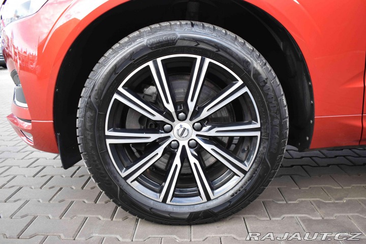 Volvo XC60 B4 AWD INSCRIPTION*DPH*ČR 2021