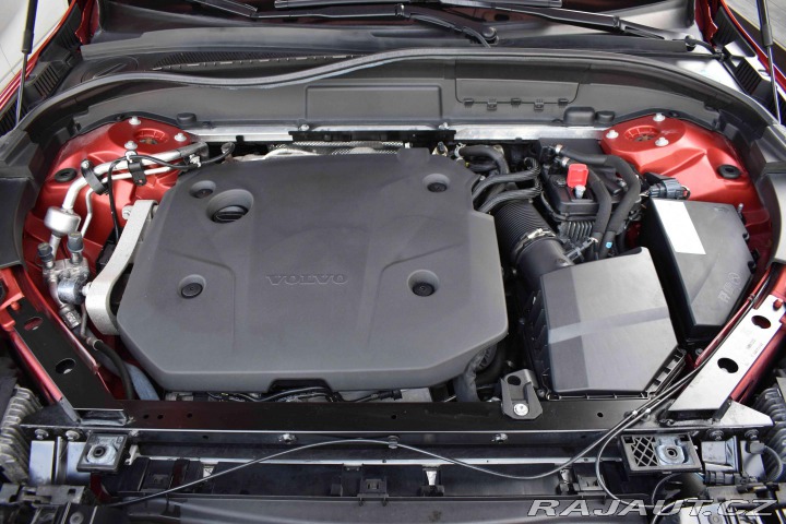 Volvo XC60 B4 AWD*REZERVACE* 2021