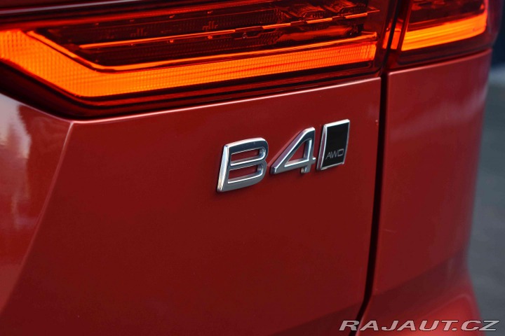 Volvo XC60 B4 AWD INSCRIPTION*DPH*ČR 2021