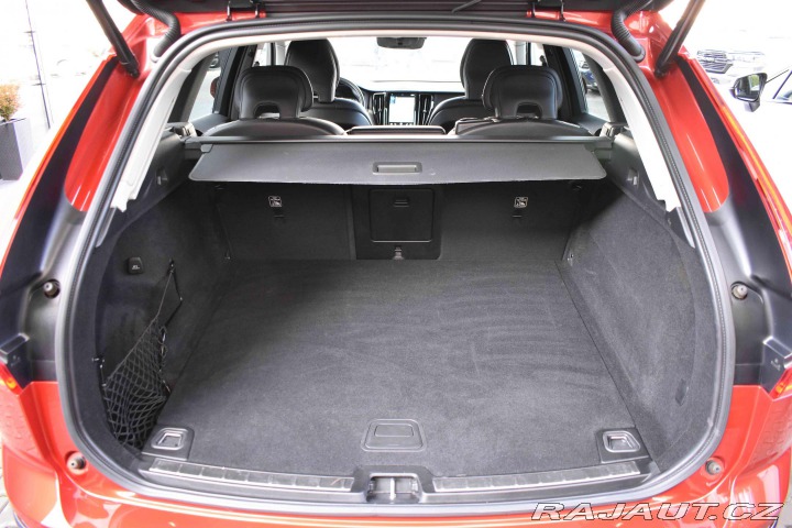Volvo XC60 B4 AWD INSCRIPTION*DPH*ČR 2021