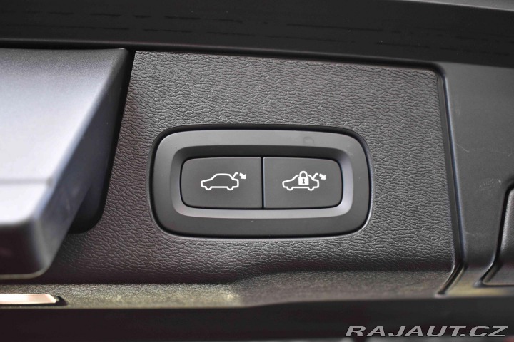 Volvo XC60 B4 AWD*REZERVACE* 2021
