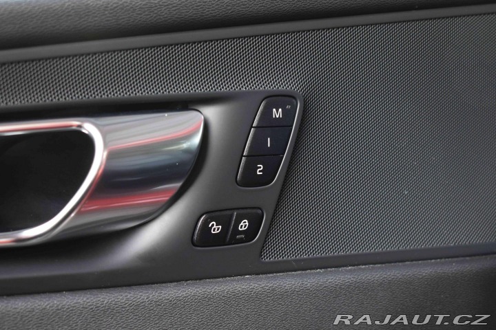 Volvo XC60 B4 AWD*REZERVACE* 2021
