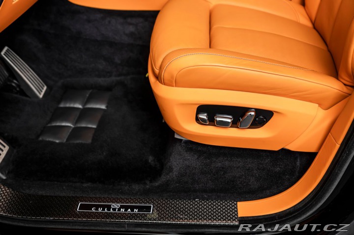 Rolls Royce Cullinan Black Badge 2023