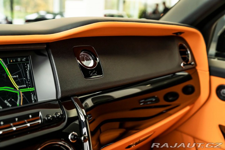 Rolls Royce Cullinan  1800