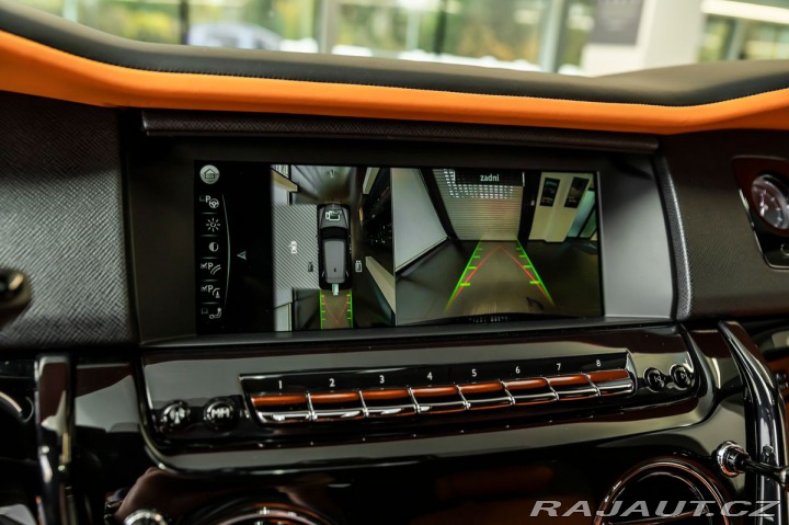 Rolls Royce Cullinan  1800