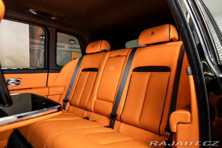 Rolls Royce Cullinan Black Badge 2023