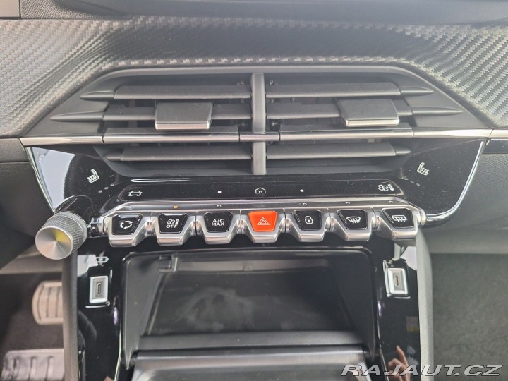 Peugeot 2008 ALLURE 1.2 PT 130K EAT8 2025