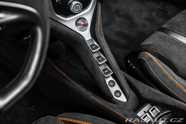 McLaren 750S Spider B&W/360°/CARBO 2025
