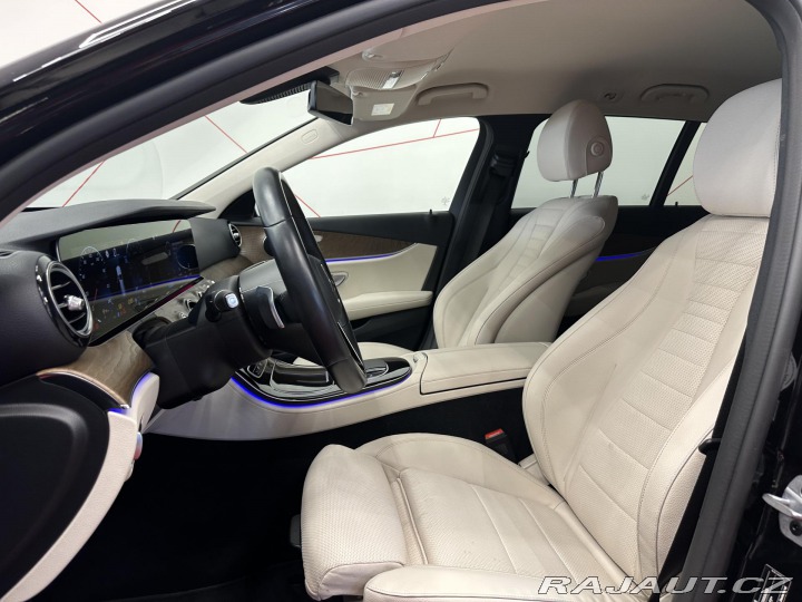 Mercedes-Benz E E300e*LED*TAŽNÉ*DIGI COCK 2021