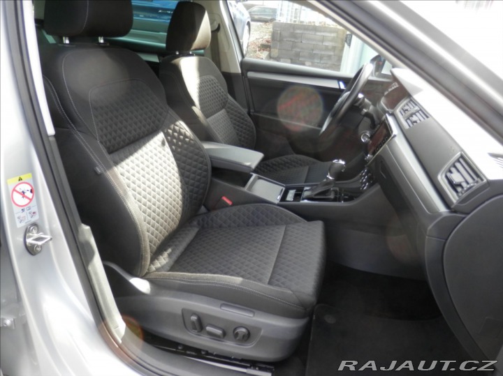 Škoda Superb 2,0 TDI 140kW Style kombi 2017