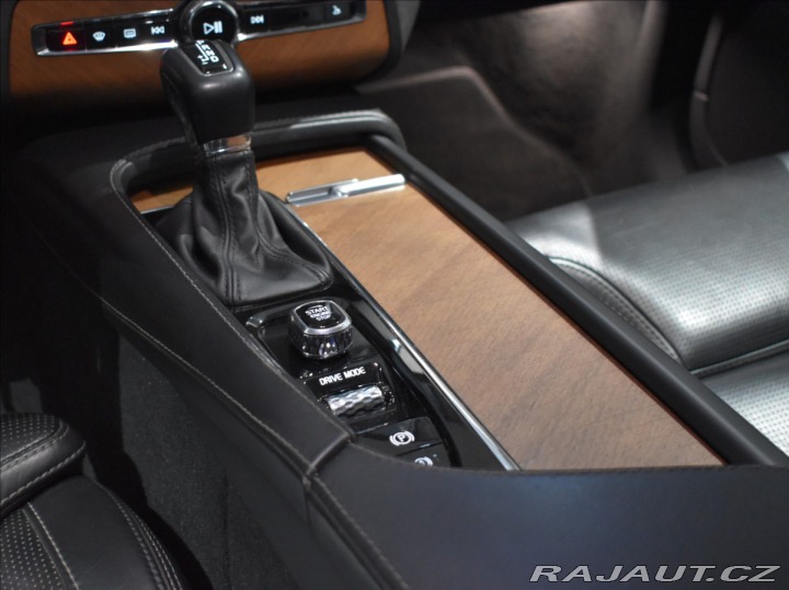 Volvo XC90 2,0 D5 AWD INS Vzduch,mas 2018