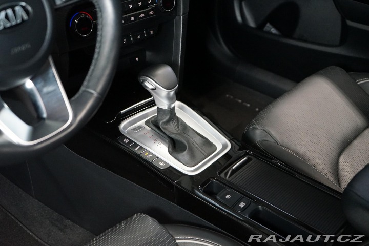 Kia XCeed 1.6 GDi 6AT Hybrid Pano Z 2021