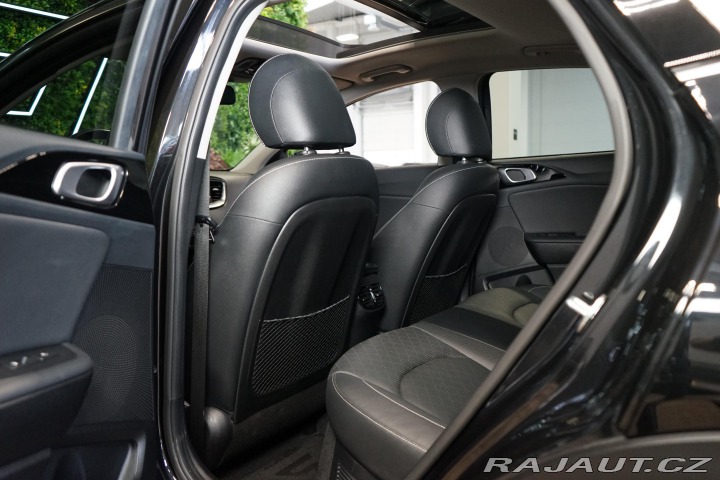 Kia XCeed 1.6 GDi 6AT Hybrid Pano Z 2021