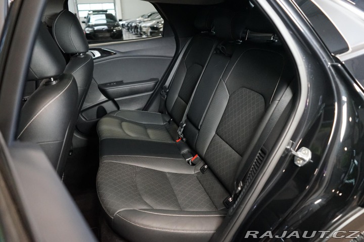 Kia XCeed 1.6 GDi 6AT Hybrid Pano Z 2021