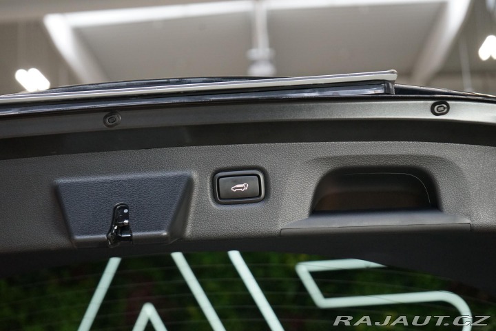 Kia XCeed 1.6 GDi 6AT Hybrid Pano Z 2021