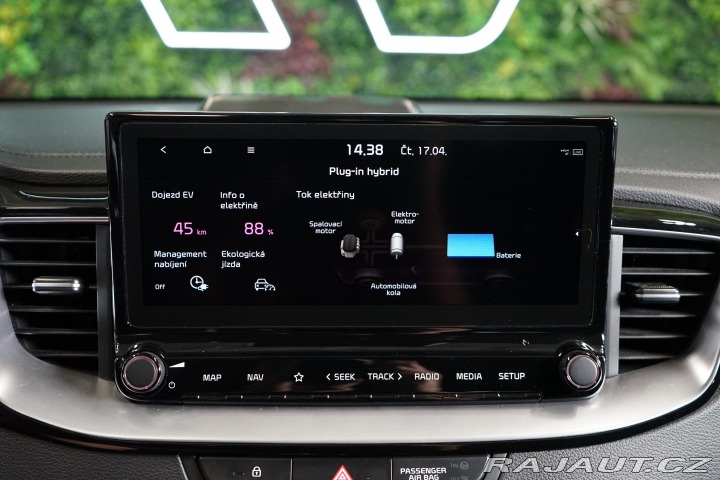 Kia XCeed 1.6 GDi 6AT Hybrid Pano Z 2021