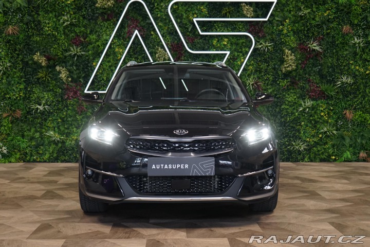Kia XCeed 1.6 GDi 6AT Hybrid Pano Z 2021