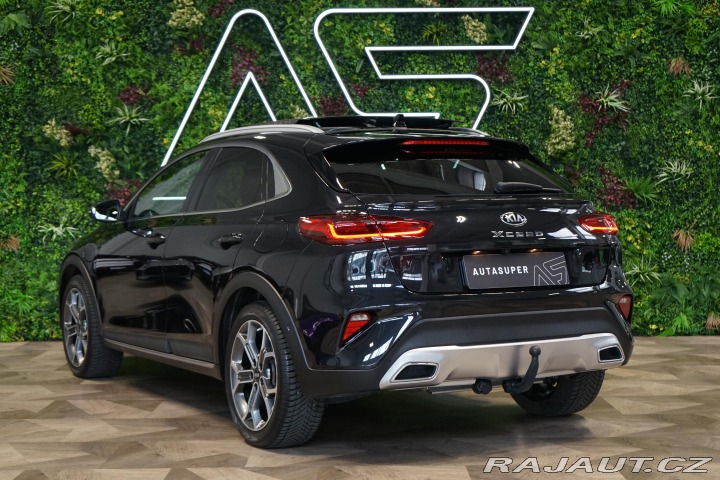 Kia XCeed 1.6 GDi 6AT Hybrid Pano Z 2021