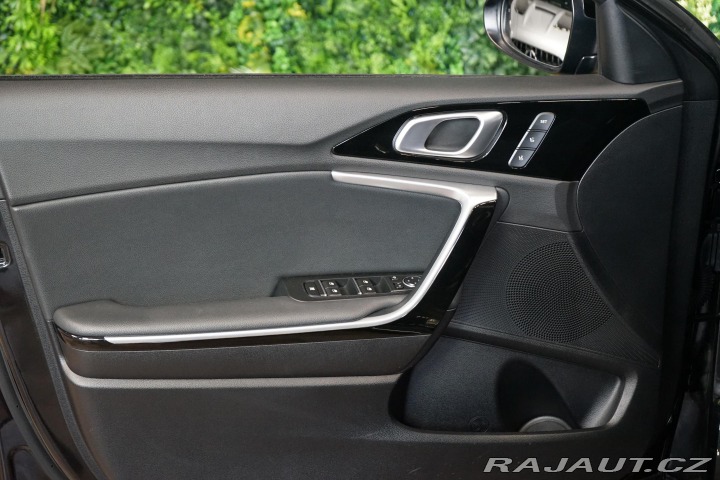 Kia XCeed 1.6 GDi 6AT Hybrid Pano Z 2021