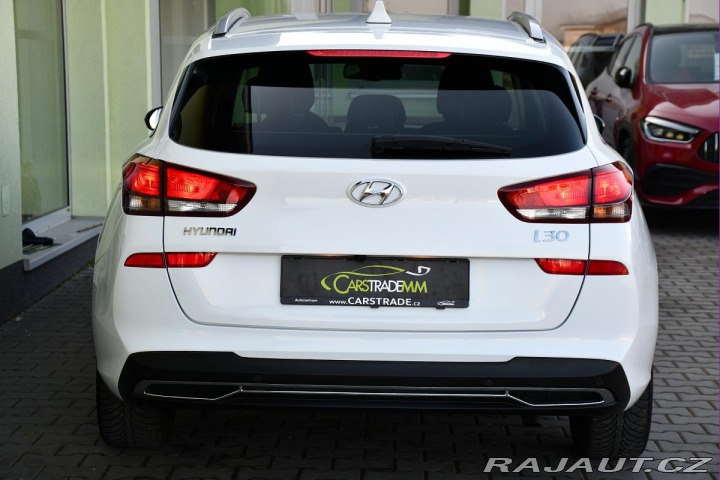 Hyundai i30 1.6CRDi 85kW FRESH ZÁRUK 2021