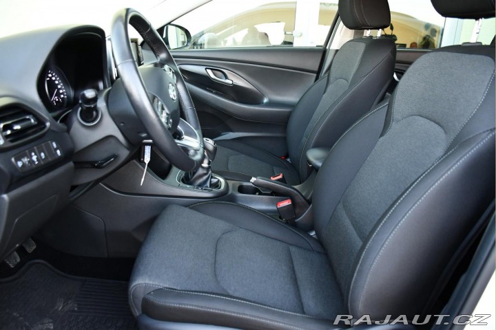 Hyundai i30 1.6CRDi 85kW FRESH ZÁRUK 2021