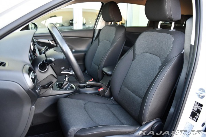 Hyundai i30 1.6CRDi 85kW FRESH ZÁRUK 2021