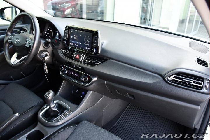 Hyundai i30 1.6CRDi 85kW FRESH ZÁRUK 2021