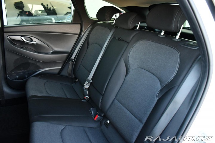 Hyundai i30 1.6CRDi 85kW FRESH ZÁRUK 2021