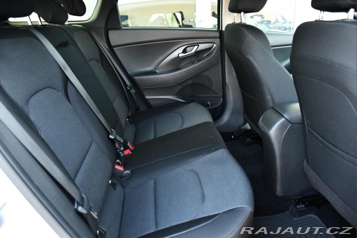Hyundai i30 1.6CRDi 85kW FRESH ZÁRUK 2021