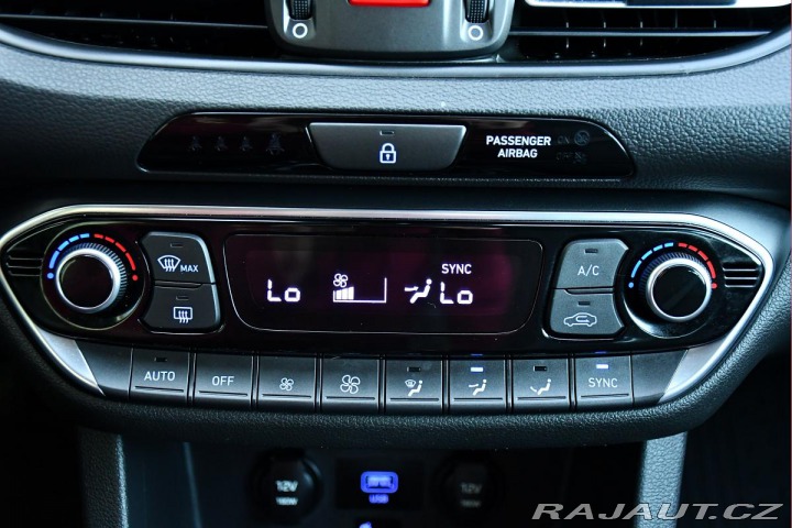Hyundai i30 1.6CRDi 85kW FRESH ZÁRUK 2021