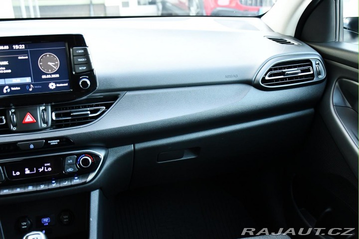 Hyundai i30 1.6CRDi 85kW FRESH ZÁRUK 2021