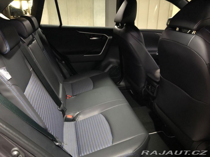 Toyota RAV4 SELECTION 2.5 Hybrid 4x4 2025