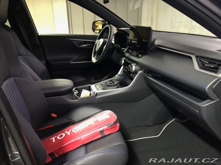 Toyota RAV4 SELECTION 2.5 Hybrid 4x4 2025