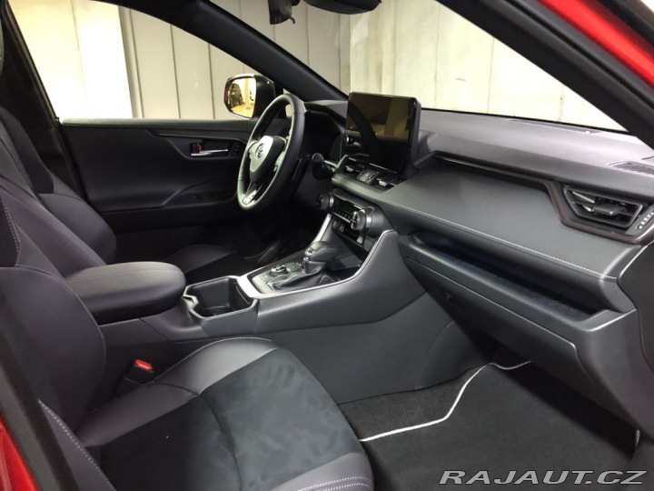 Toyota RAV4 GR Sport AWD 2025