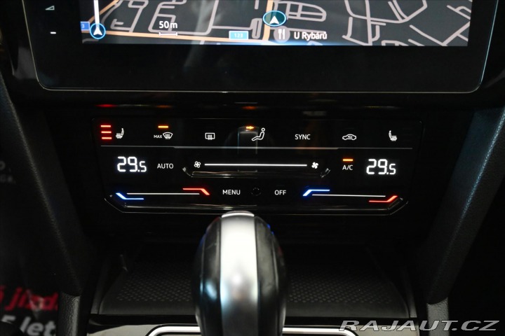 Volkswagen Passat 2,0 TDi 110 kW DSG *ELEGA 2020