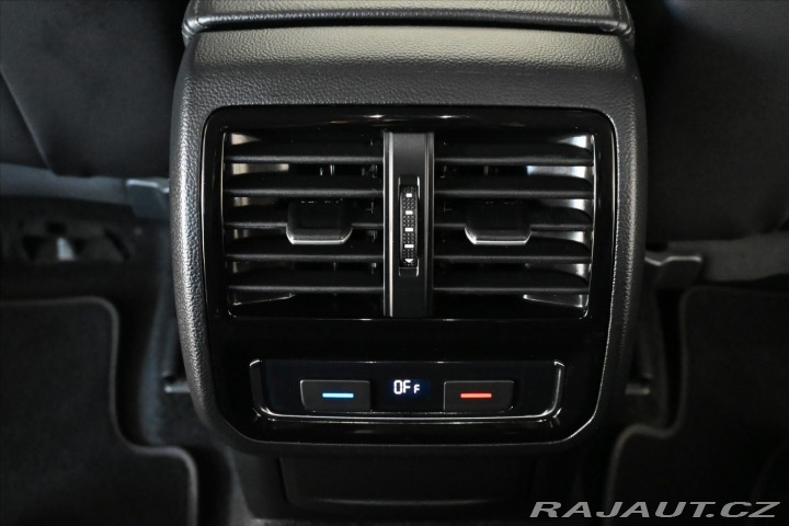 Volkswagen Passat 2,0 TDi 110 kW DSG *ELEGA 2020