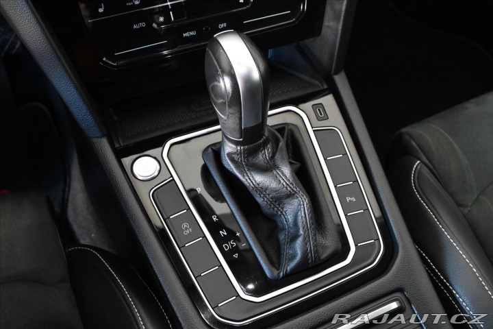 Volkswagen Passat 2,0 TDi 110 kW DSG *ELEGA 2020