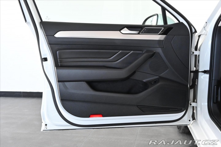Volkswagen Passat 2,0 TDi 110 kW DSG *ELEGA 2020