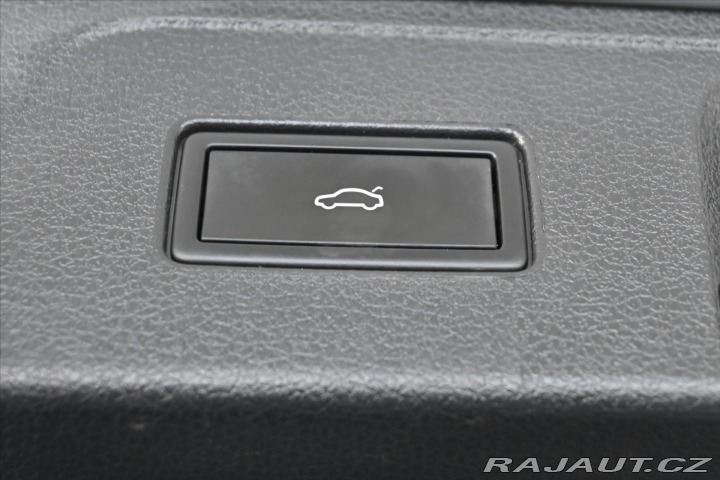 Volkswagen Passat 2,0 TDi 110 kW DSG *ELEGA 2020