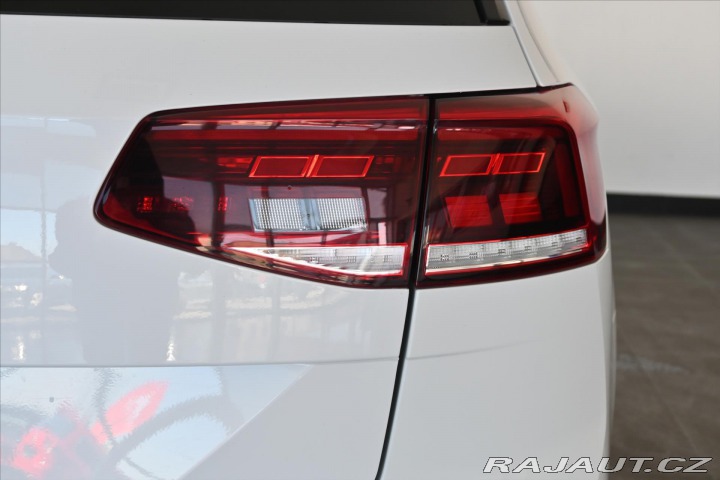 Volkswagen Passat 2,0 TDi 110 kW DSG *ELEGA 2020