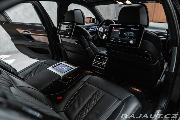 BMW Ostatní modely M760Li xDrive, Nočné vide 2021