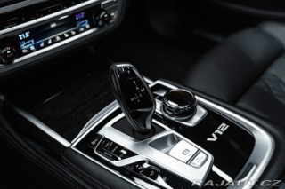 BMW Ostatní modely M760Li xDrive, Nočné vide 2021