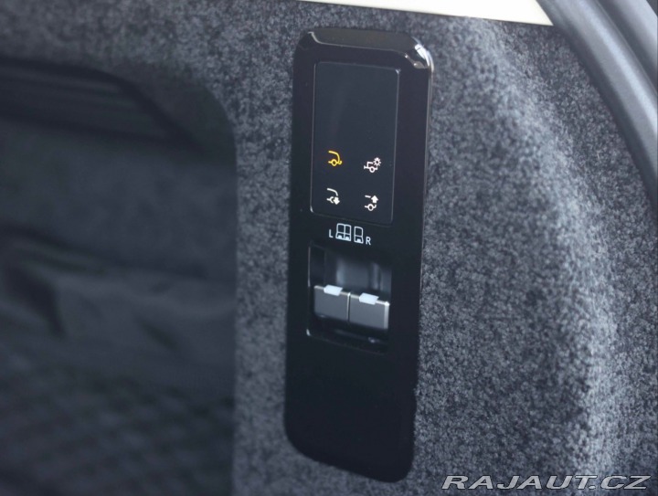 Land Rover Range Rover P460e *HUD*Ťažné*ClearSi 2025