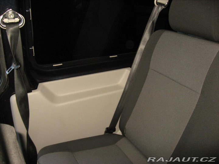 Volkswagen Transporter 2,0 TDI 150PS L2H1 Kombi 2017