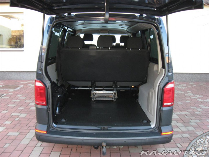 Volkswagen Transporter 2,0 TDI 150PS L2H1 Kombi 2017