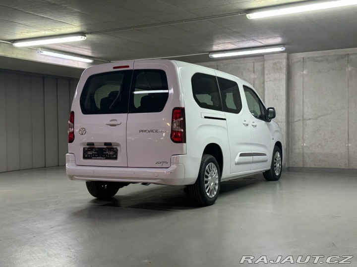Toyota ProAce City Verso Business 1,2 Long 7 míst 2025