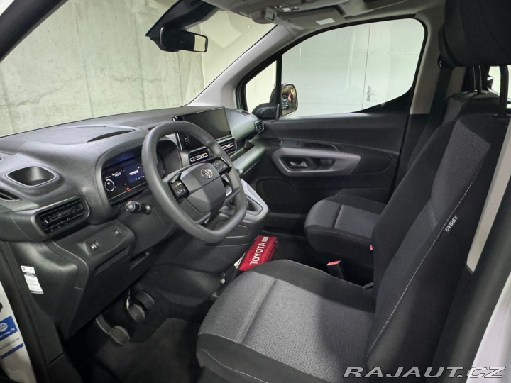 Toyota ProAce City Verso Business 1,2 Long 7 míst 2025