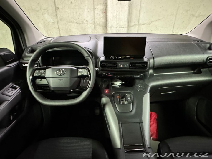 Toyota ProAce City Verso Family 1,5 AT Long 2025