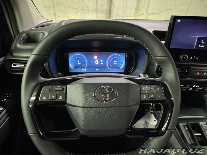 Toyota ProAce City Verso Family 1,5 AT Long 2025
